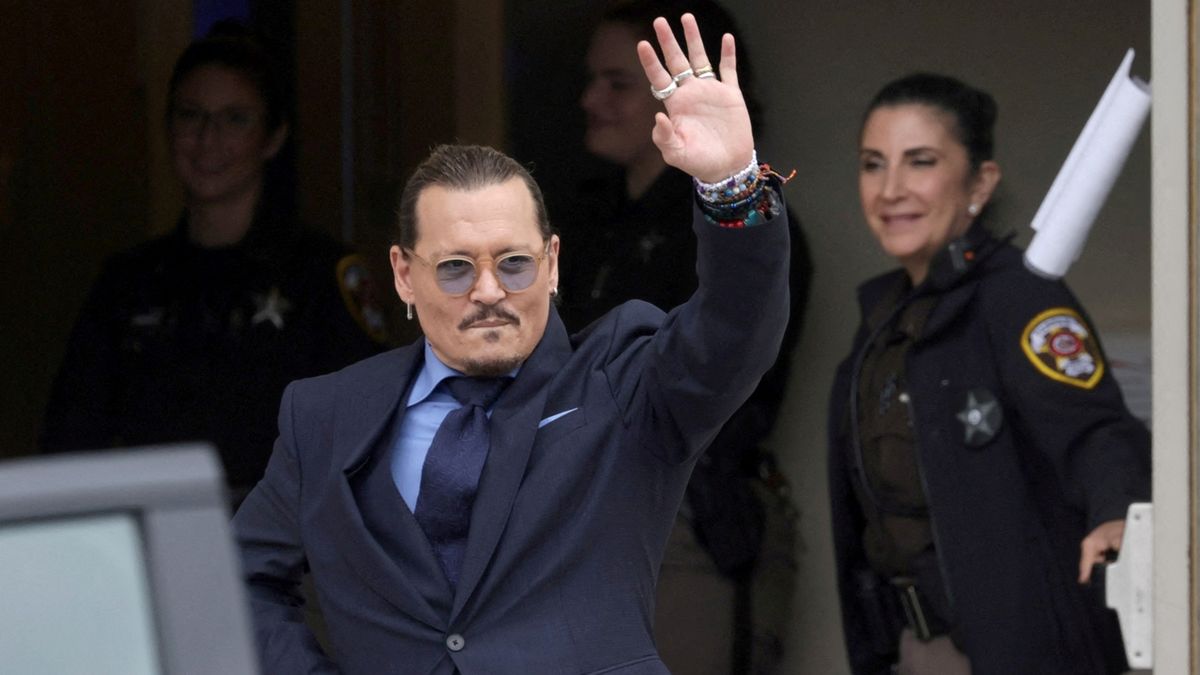 Depp vyhrál soud, exmanželka mu musí za pomluvu zaplatit 15 milionů dolarů